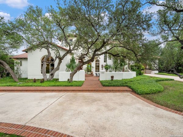 222 Farne Castle, Shavano Park, TX 78249