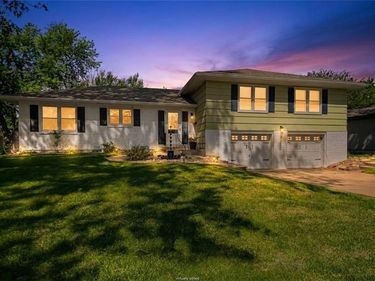 3220 N Chippewa Drive, Kansas City, MO 64116