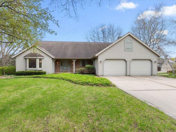 N95W7155 Coventry COURT, Cedarburg, WI 53012