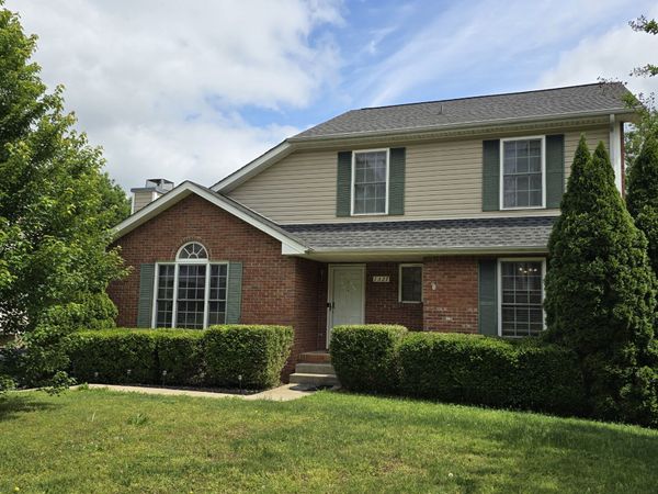 1327 Bluebonnet Dr , Clarksville, TN 37042