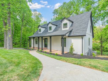 1512 Brentwood Drive, Athens, TN 37303