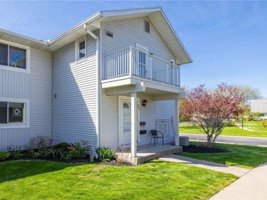 647 Eastbrooke Lane, Rochester, NY 14618