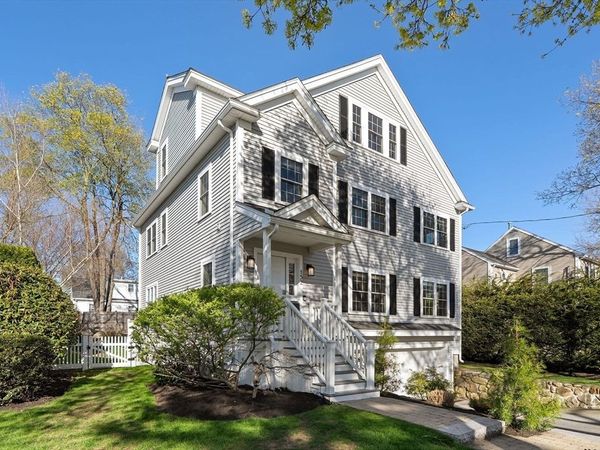 152 Charlton St, Arlington, MA 02476