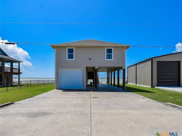 1486 W Bayshore Drive , Palacios, TX 77465