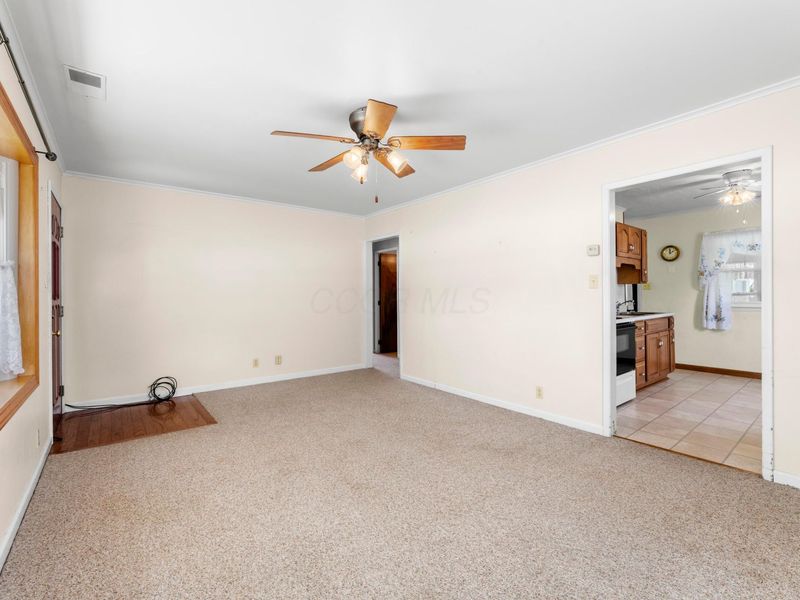 305 N Jefferson Street , Utica, OH 43080 Photo 5