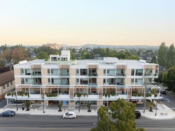 1916 Oak Bay Ave, Unit #301, Victoria, BC V8R 1C7