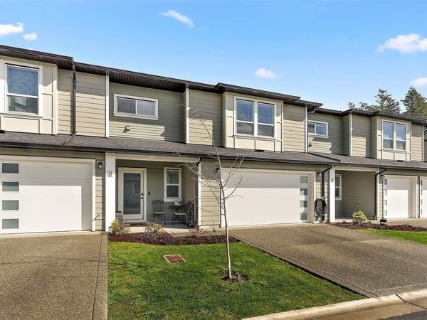 8 West Park Pl, View Royal, BC V9B 3R9