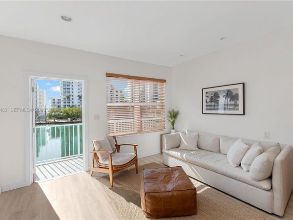 2445 Lake Pancoast Dr , Unit M, Miami Beach, FL 33140