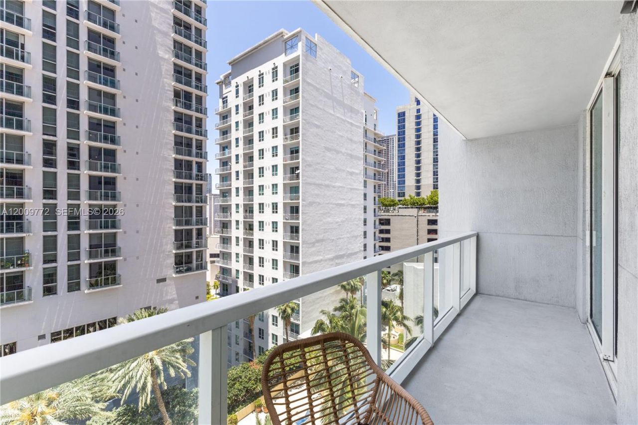 253 NE 2nd St , Unit 1606, Miami, FL 33132 Photo