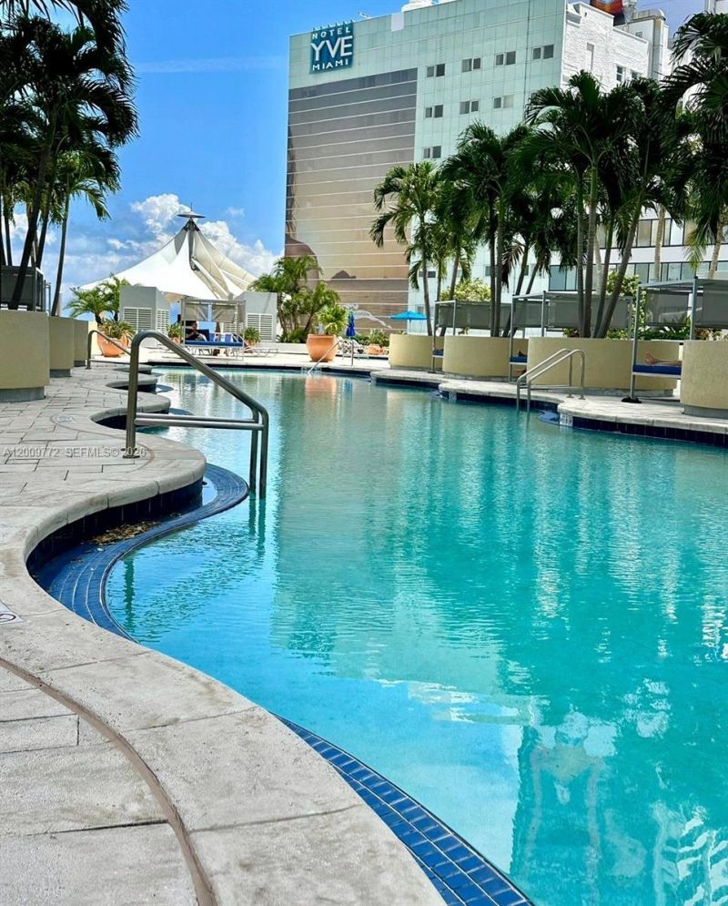 253 NE 2nd St , Unit 1606, Miami, FL 33132 Photo