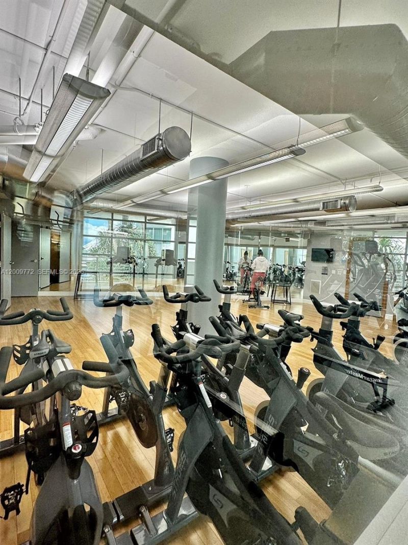 253 NE 2nd St , Unit 1606, Miami, FL 33132 Photo