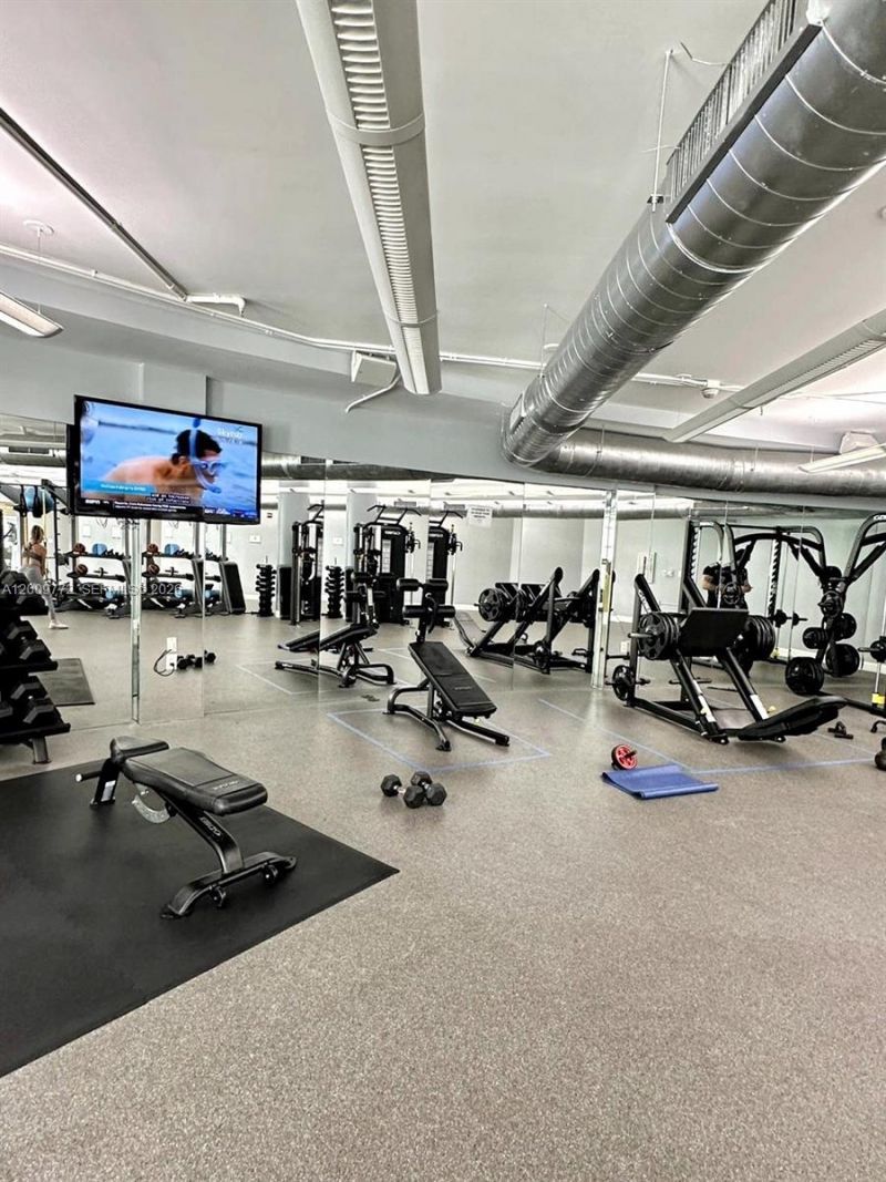 253 NE 2nd St , Unit 1606, Miami, FL 33132 Photo