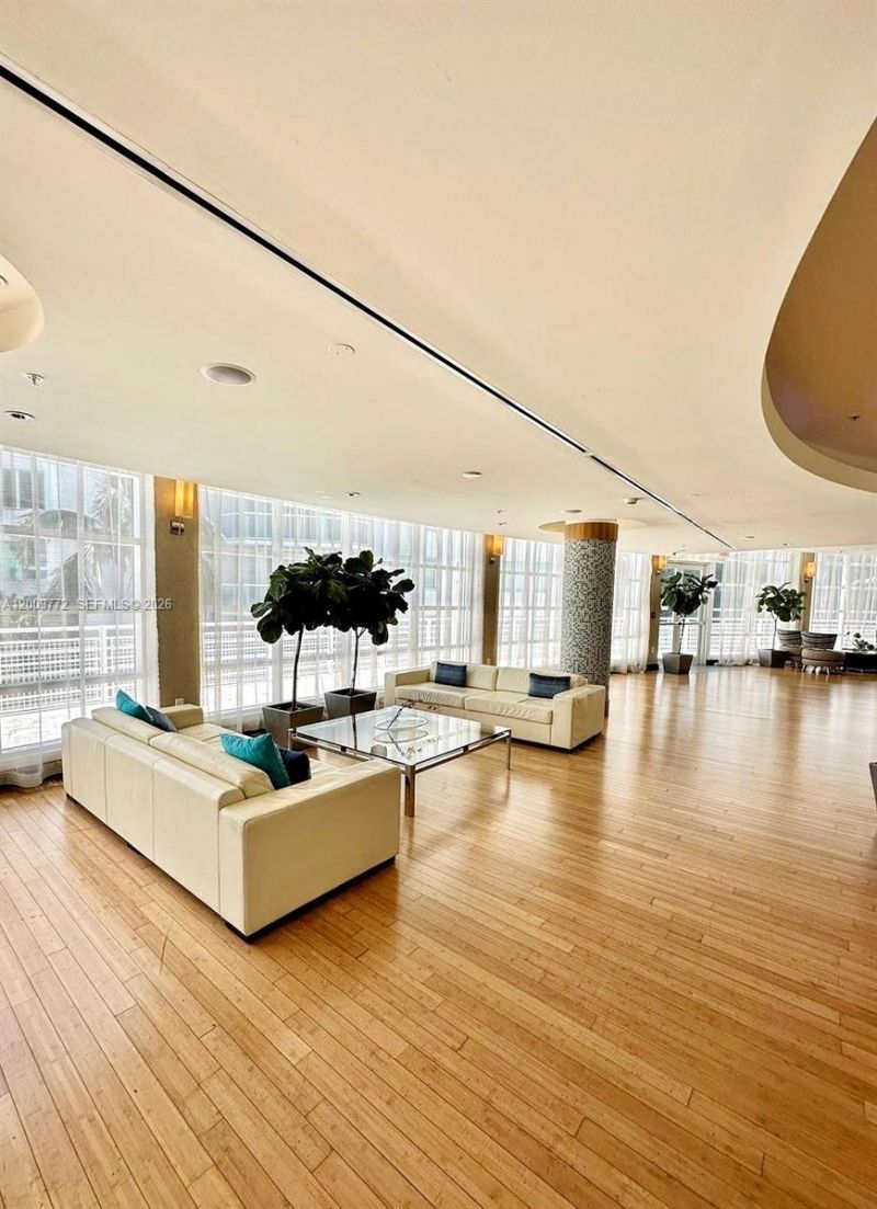 253 NE 2nd St , Unit 1606, Miami, FL 33132 Photo