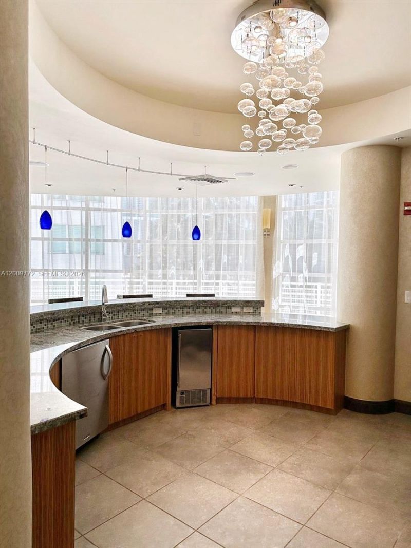253 NE 2nd St , Unit 1606, Miami, FL 33132 Photo