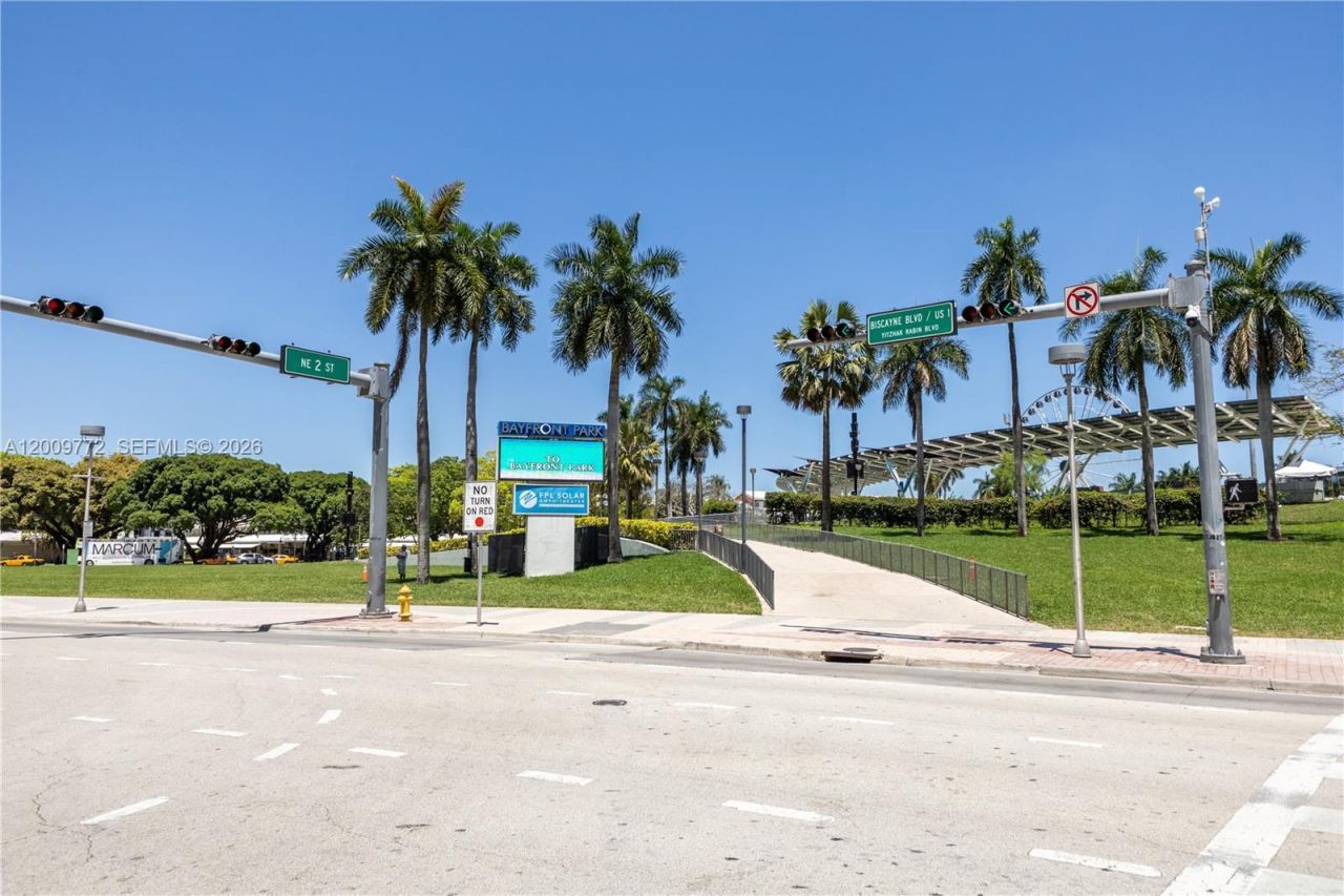 253 NE 2nd St , Unit 1606, Miami, FL 33132 Photo