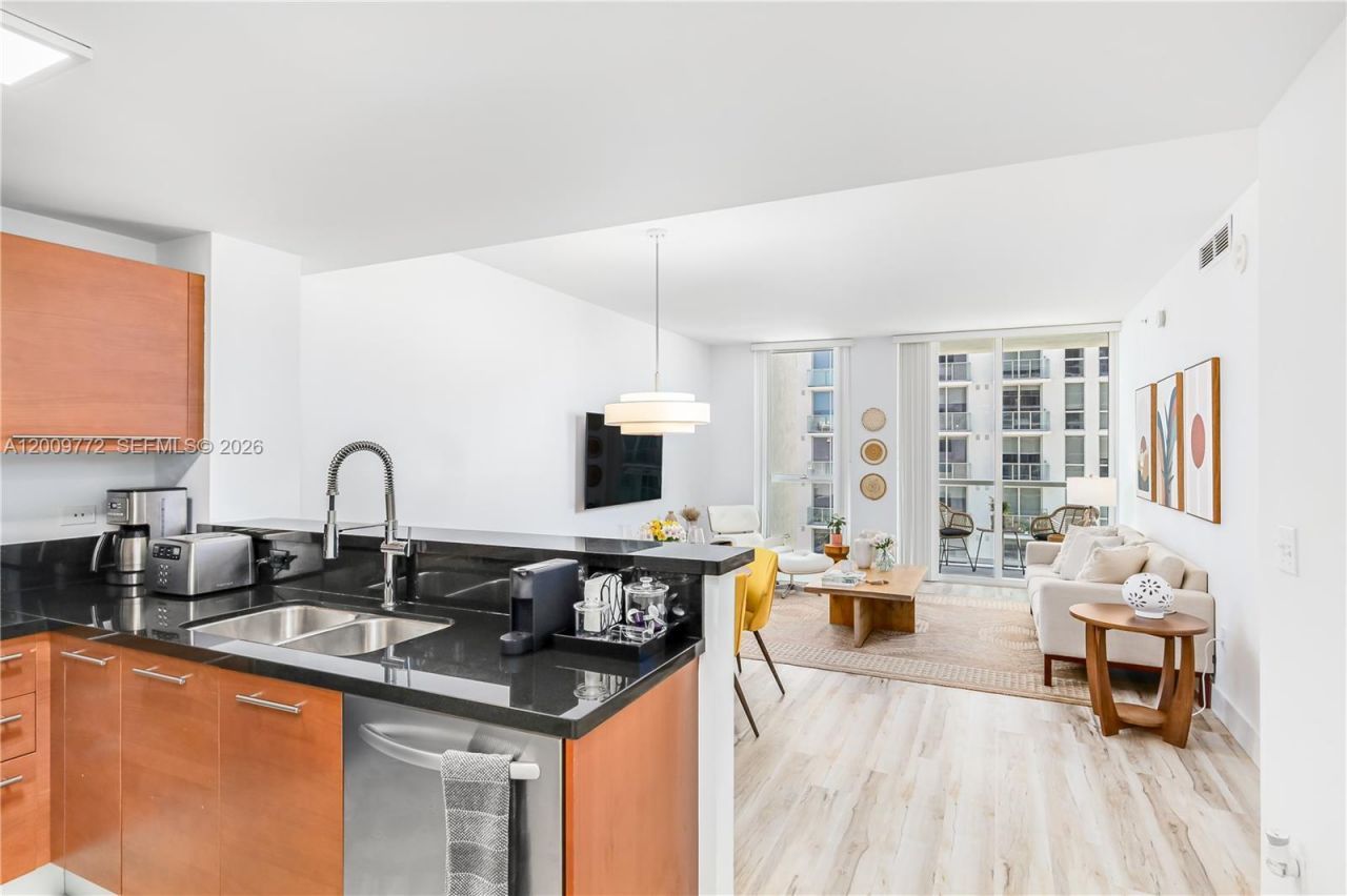 253 NE 2nd St , Unit 1606, Miami, FL 33132 Photo