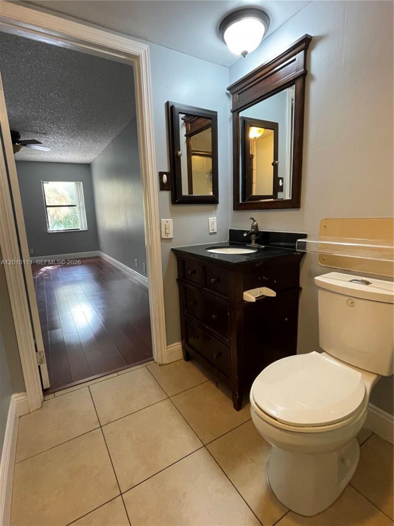 9999 Summerbreeze Dr , Unit 717, Sunrise, FL 33322 Photo