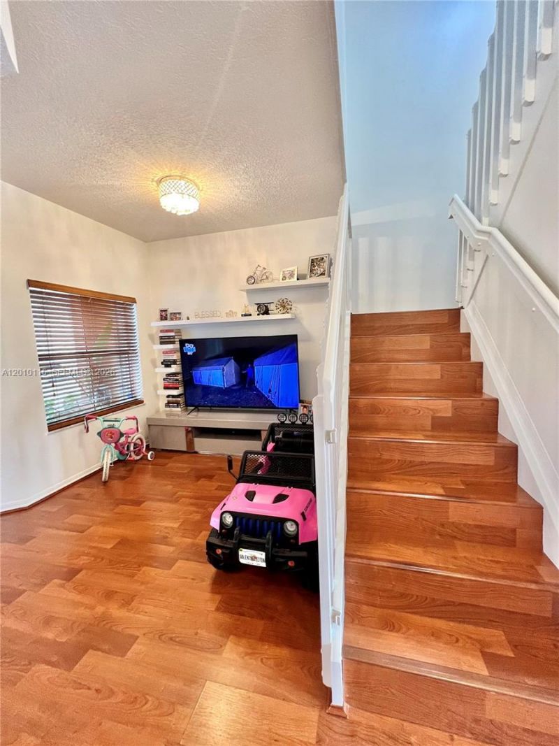 6120 NW 116th Pl , Unit 417, Doral, FL 33178 Photo
