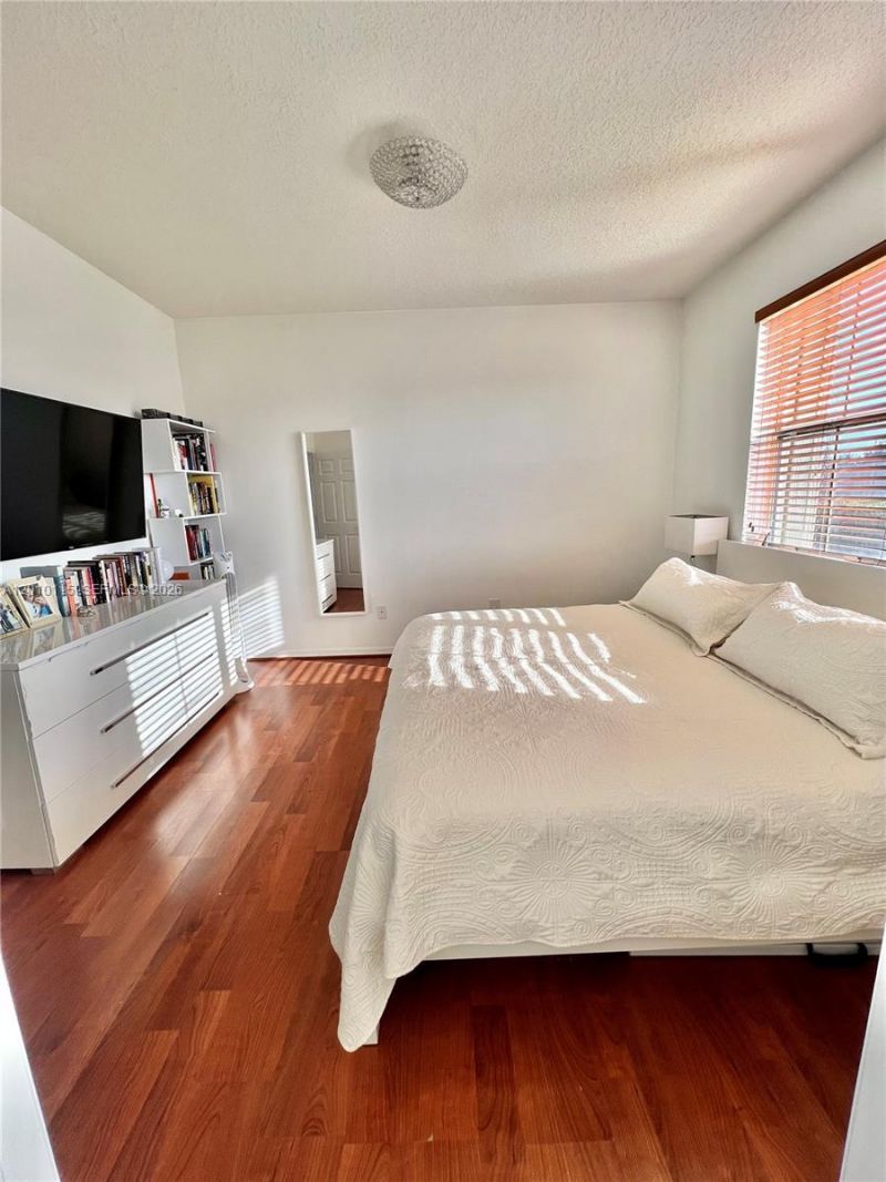 6120 NW 116th Pl , Unit 417, Doral, FL 33178 Photo