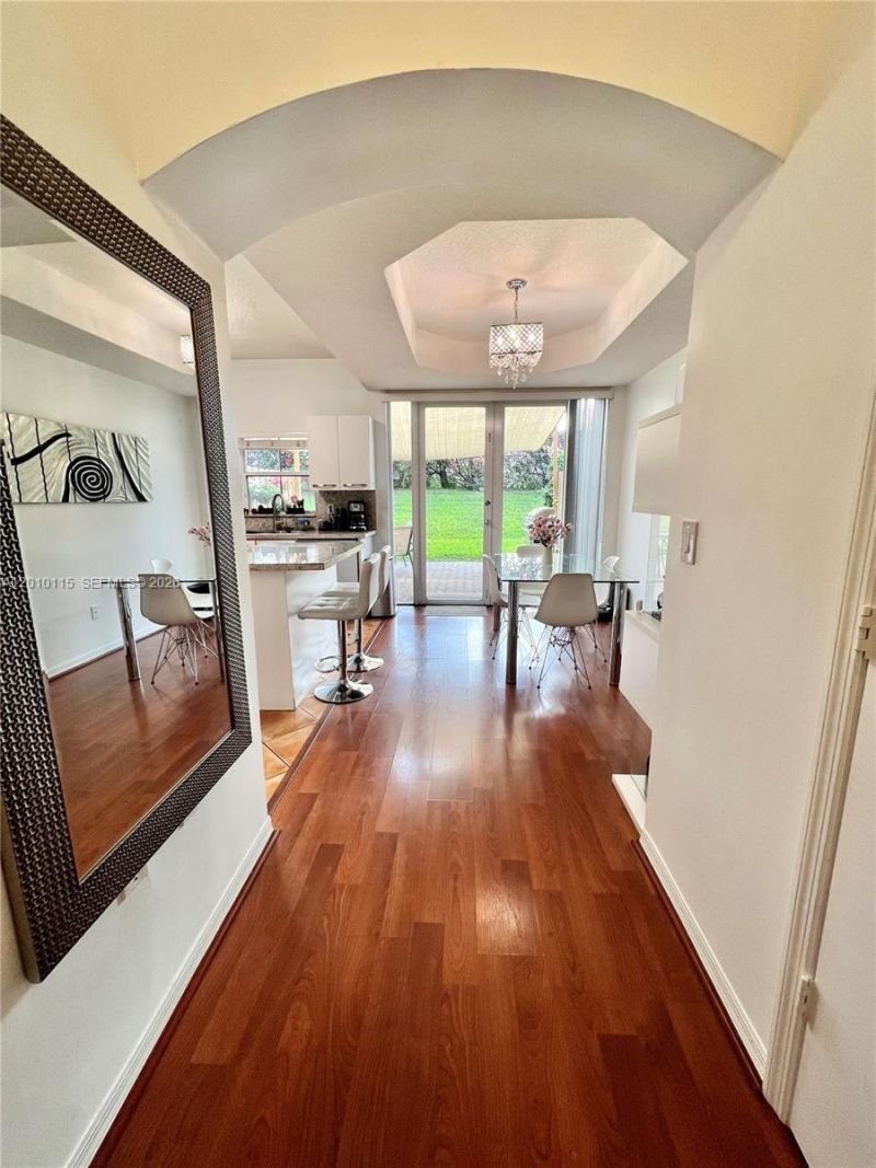 6120 NW 116th Pl , Unit 417, Doral, FL 33178 Photo
