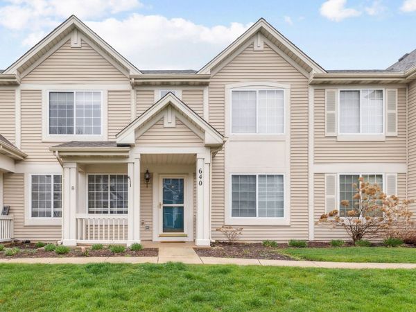640 Lincoln Station Drive , Oswego, IL 60543