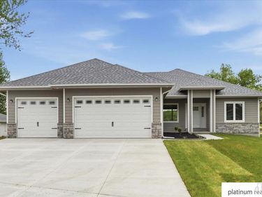 17214 Chalet Drive, Bellevue, NE 68123