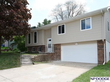 15747 Orchard Avenue , Omaha, NE 68135