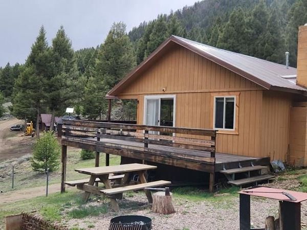 34 Grizzly Bear Road, SALMON, ID 83467