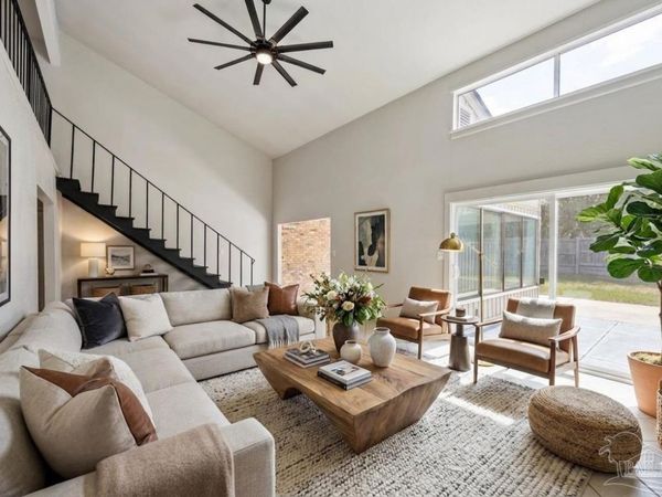 4733 Huron Dr, Pensacola, FL 32507