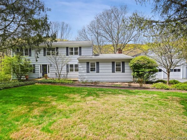 112 Parkview Road N, Pound Ridge, NY 10576