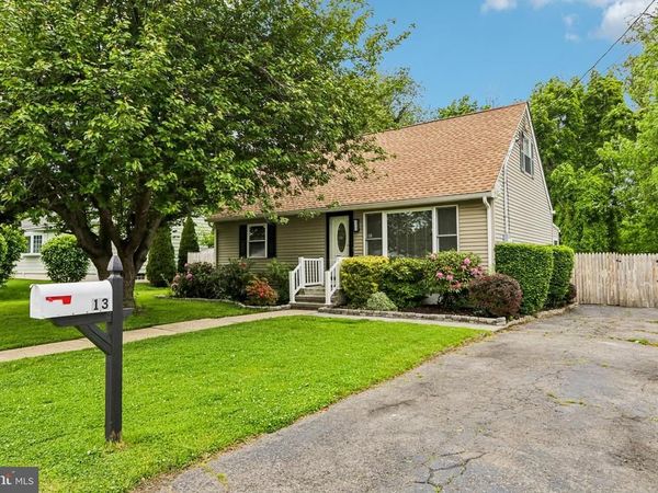 13 SPRUCE AVENUE, BORDENTOWN, NJ 08505