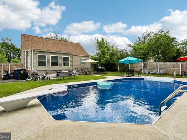 13 SPRUCE AVENUE, BORDENTOWN, NJ 08505