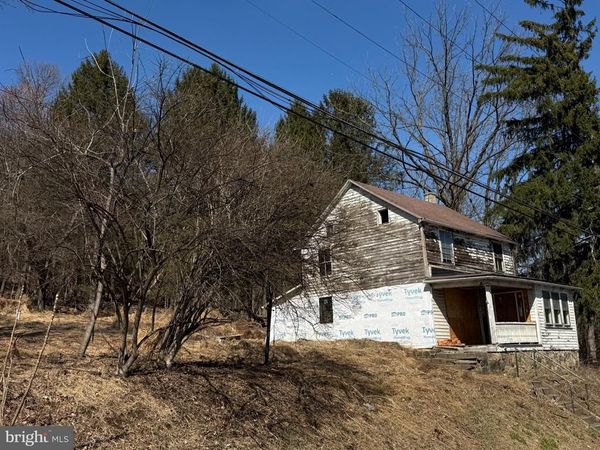 1229 SEIDERSVILLE ROAD , BETHLEHEM, PA 18015