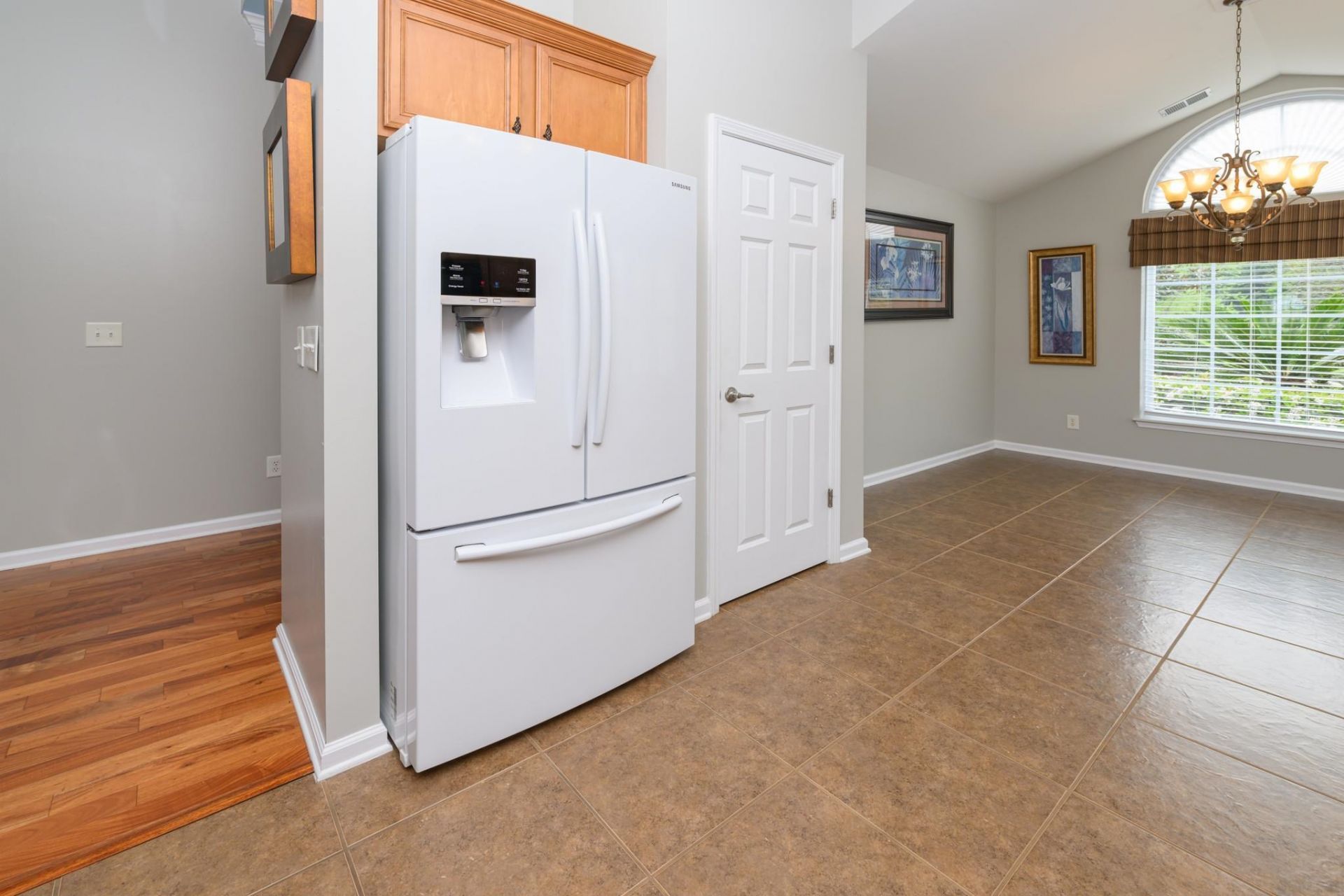 195 Sutter Dr.  Photo 10