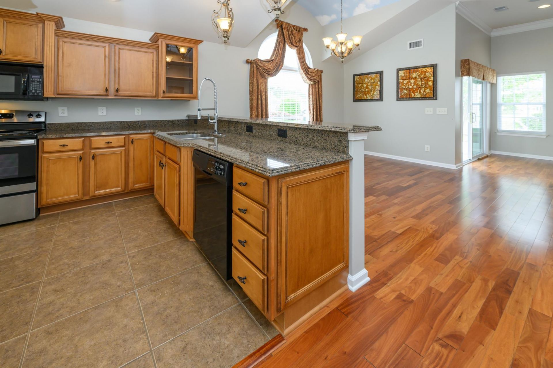 195 Sutter Dr.  Photo 11