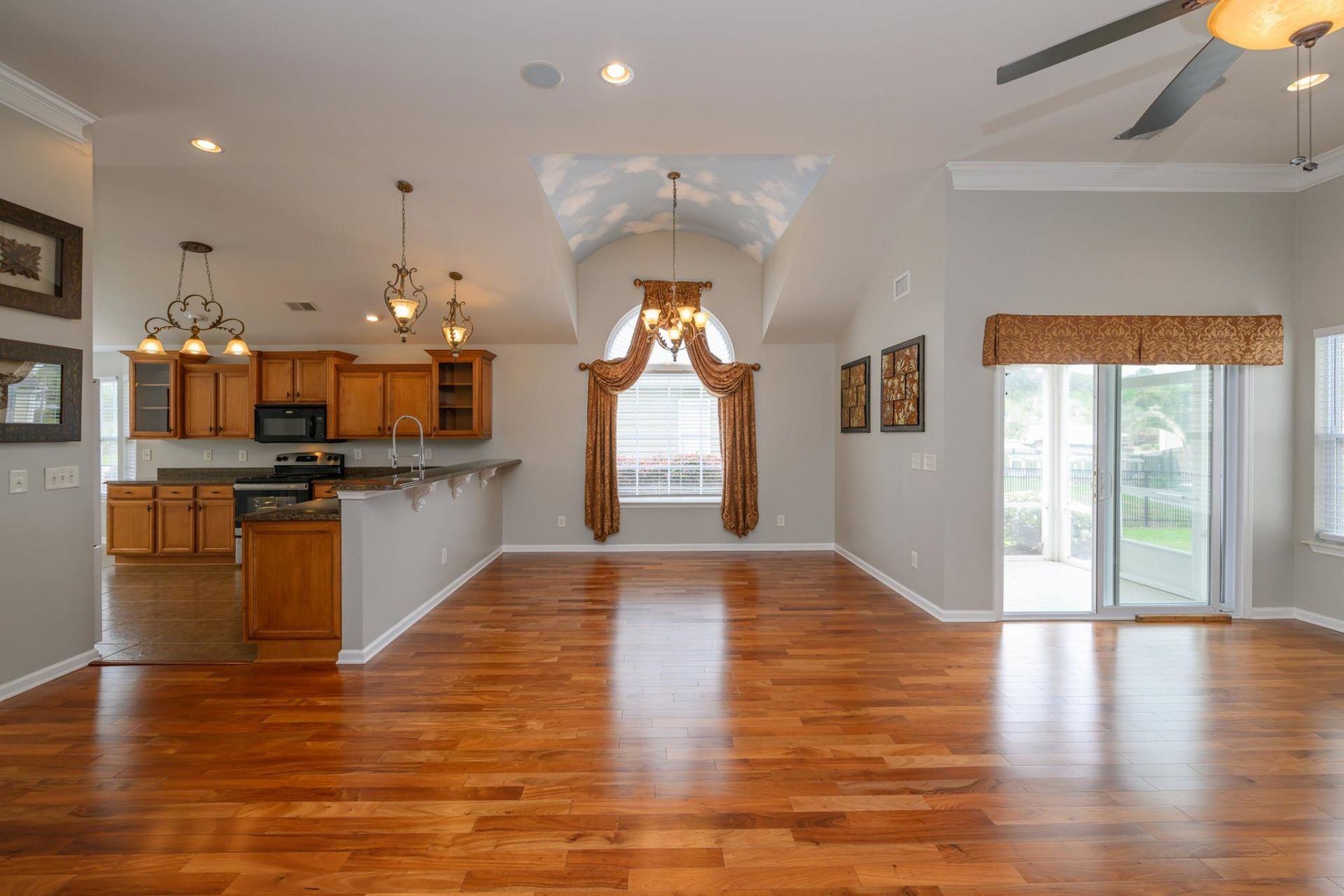 195 Sutter Dr.  Photo 14