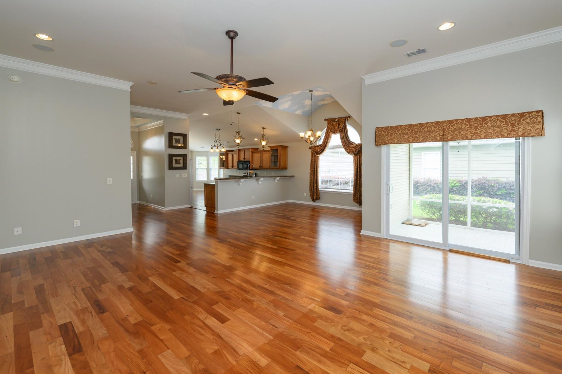 195 Sutter Dr.  Photo 20