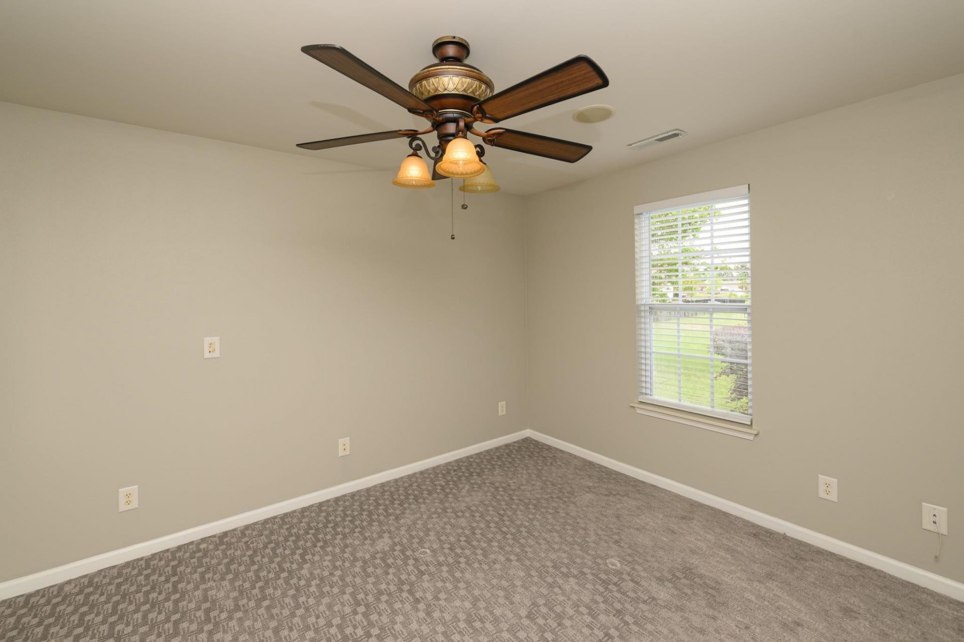 195 Sutter Dr.  Photo 21