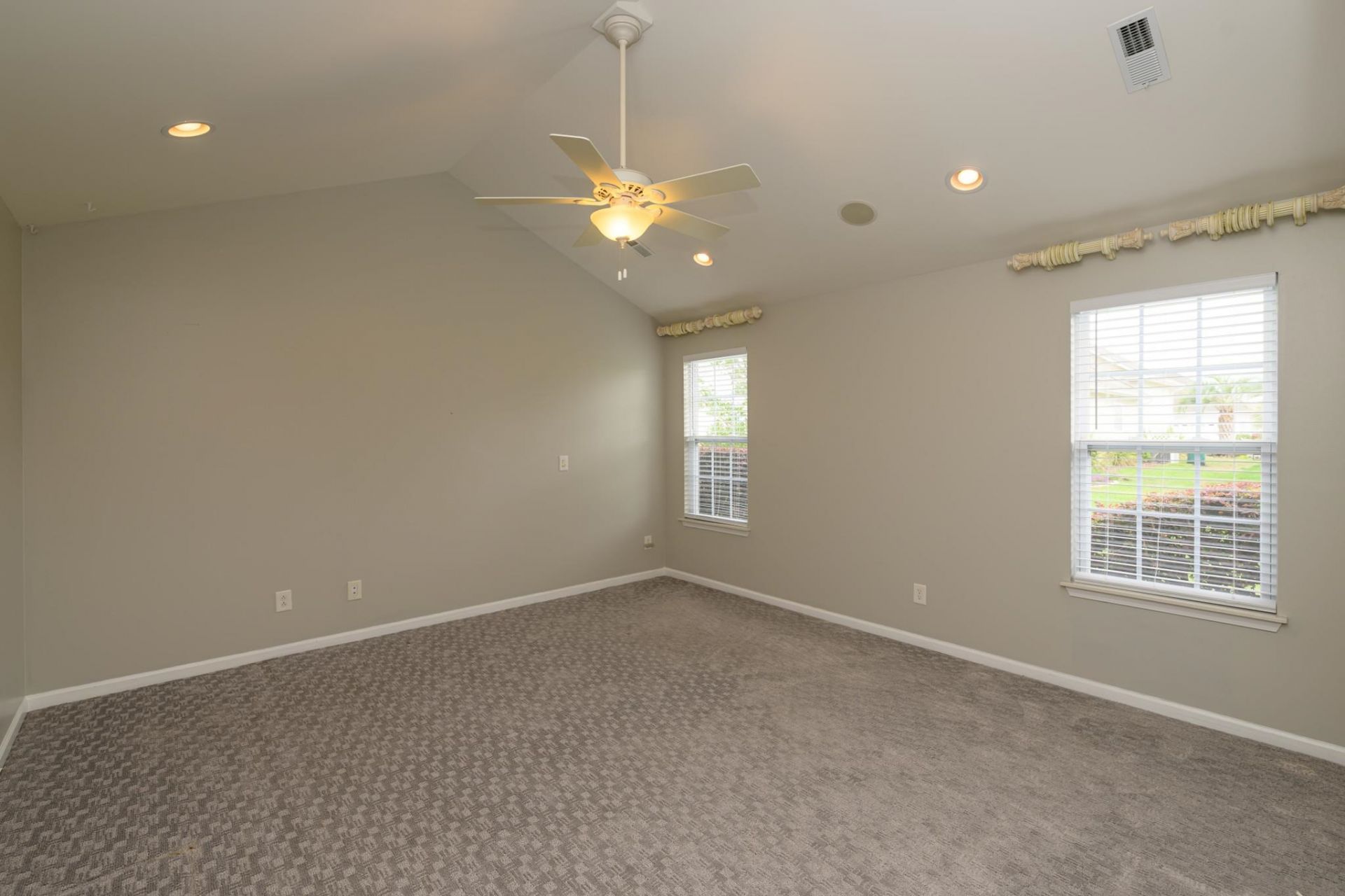 195 Sutter Dr.  Photo 28