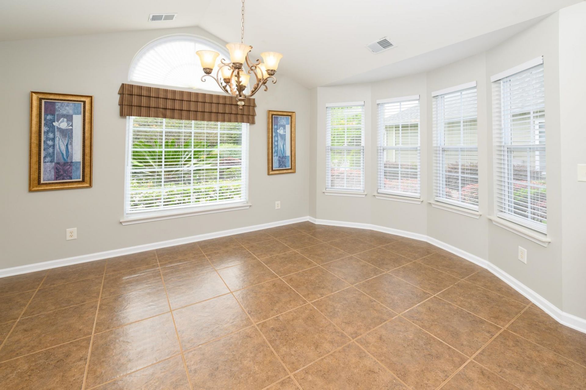 195 Sutter Dr.  Photo 7
