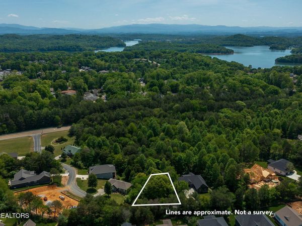 110 Amohi Way, Loudon, TN 37774