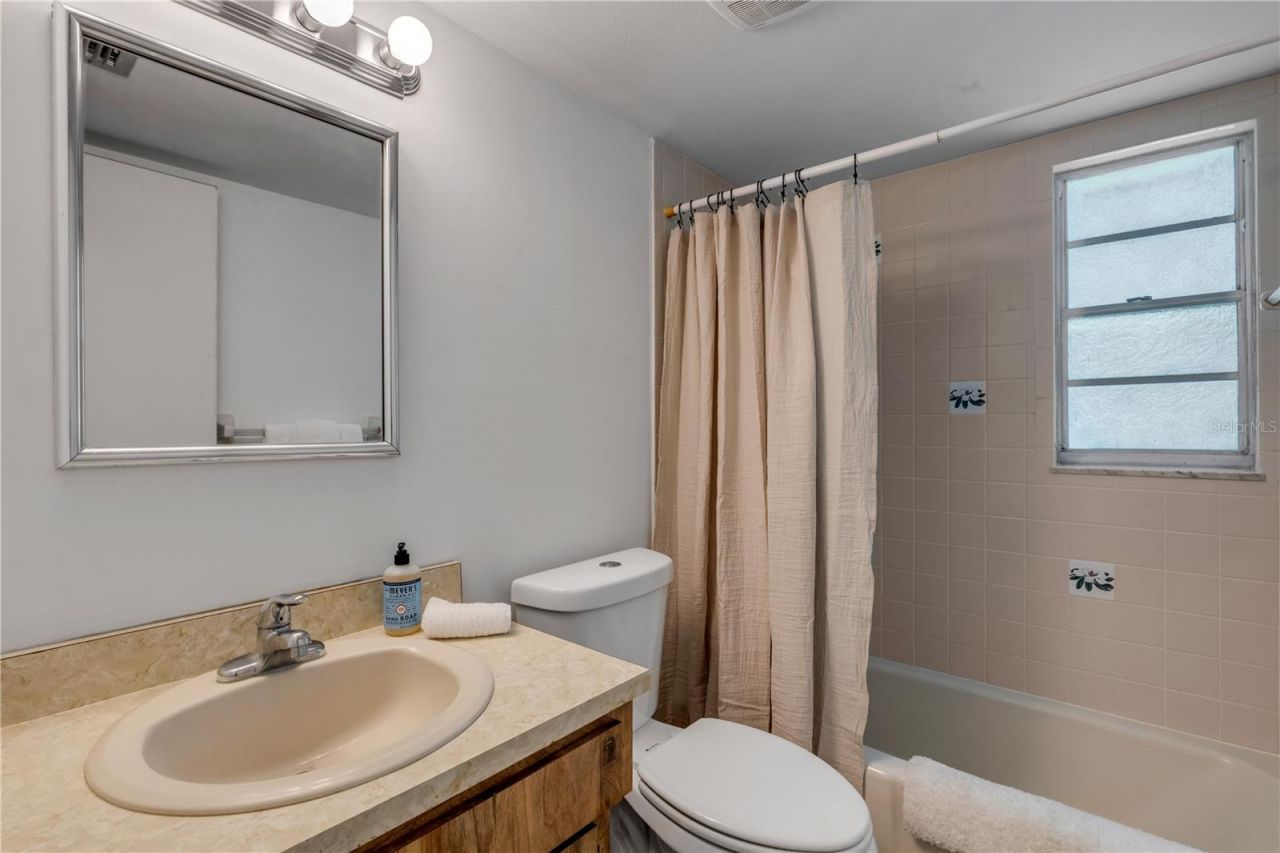 797 E 9th Avenue, New Smyrna Beach, FL 32169 Photo