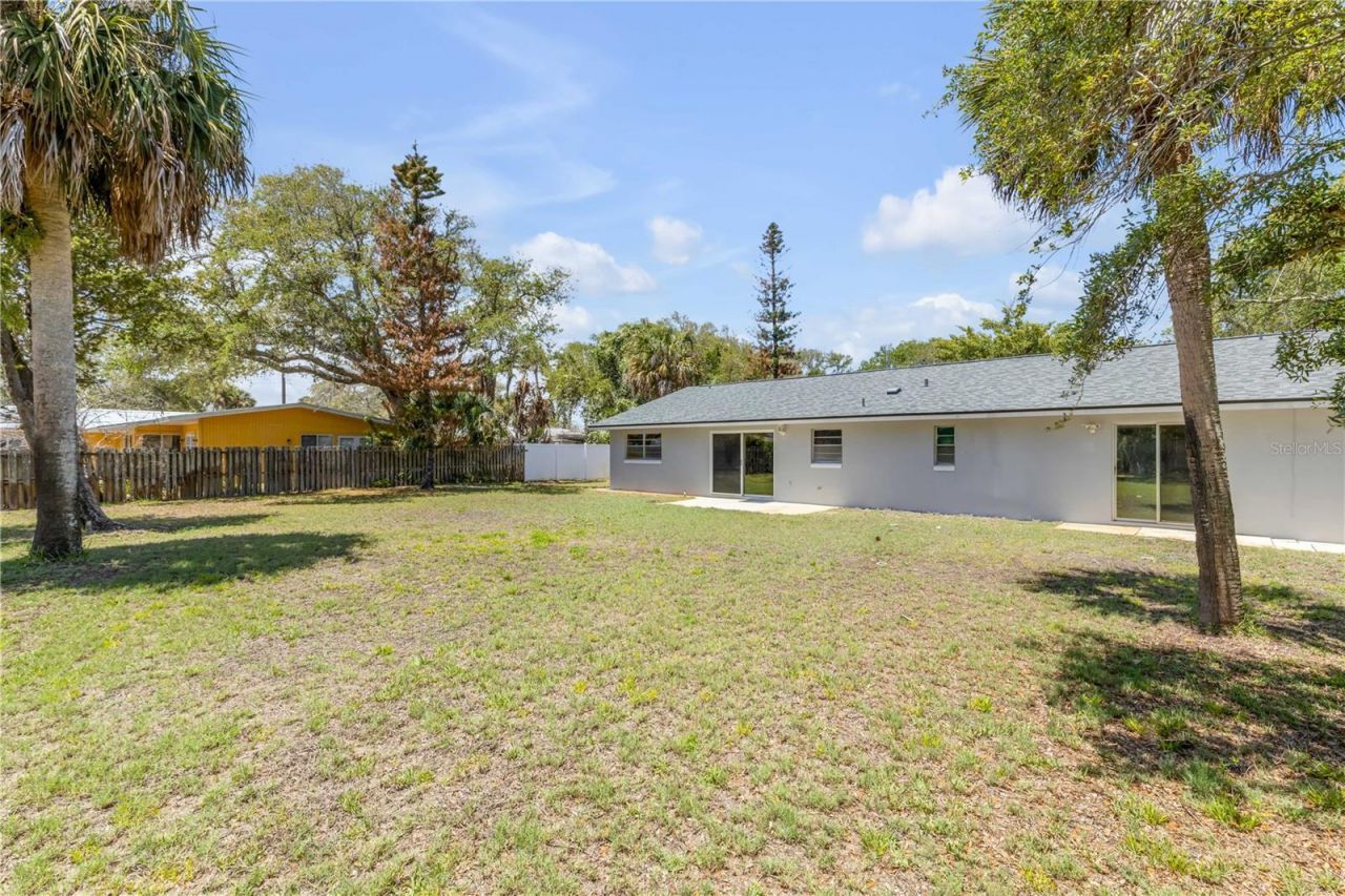 797 E 9th Avenue, New Smyrna Beach, FL 32169 Photo
