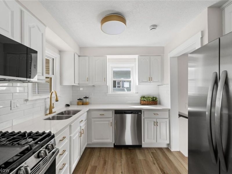 7511 Wooster Pky , Parma, OH 44129 Photo 19