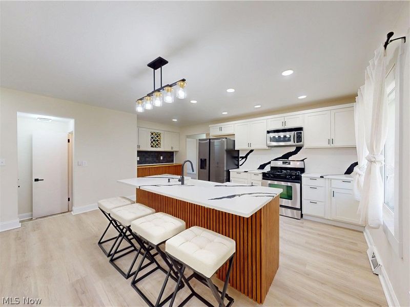 738 Edgewood Road , Richmond Heights, OH 44143 Photo 2