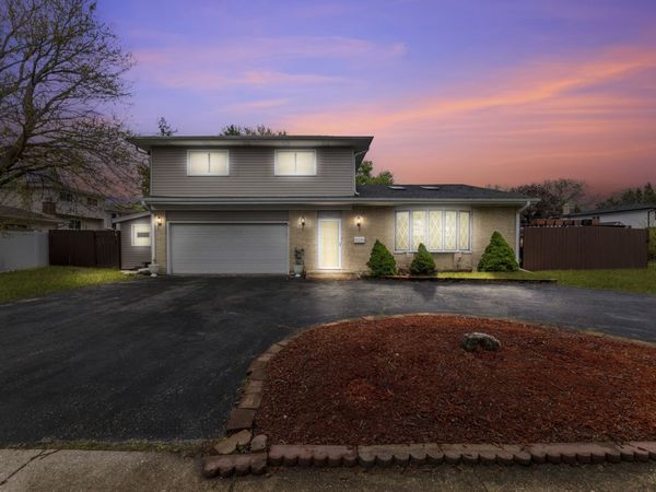 409 Hillcrest Lane, Lombard, IL 60148