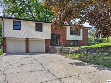 5085 Whitmore Street , Omaha, NE 68152