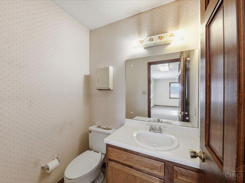 136 N Breiel Boulevard, Middletown, OH 45042 Photo 13