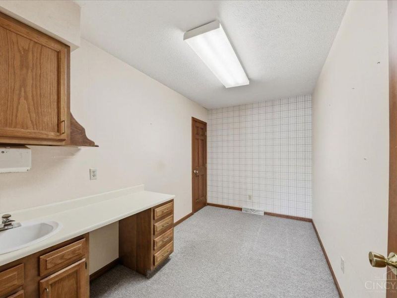 136 N Breiel Boulevard, Middletown, OH 45042 Photo 16