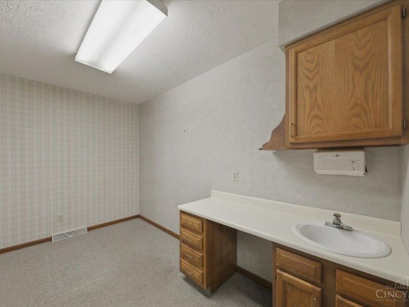 136 N Breiel Boulevard, Middletown, OH 45042 Photo 20